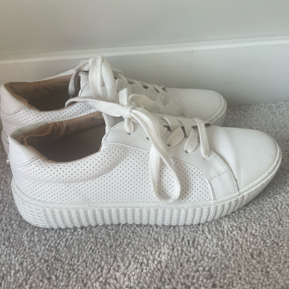 White Steve Madden Sneakers, size 6.5